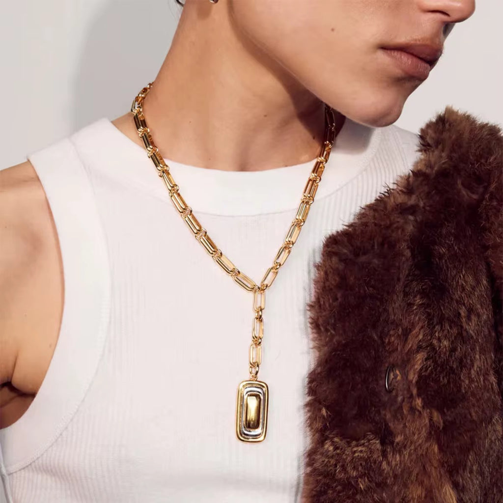 ROBERTA NECKLACE