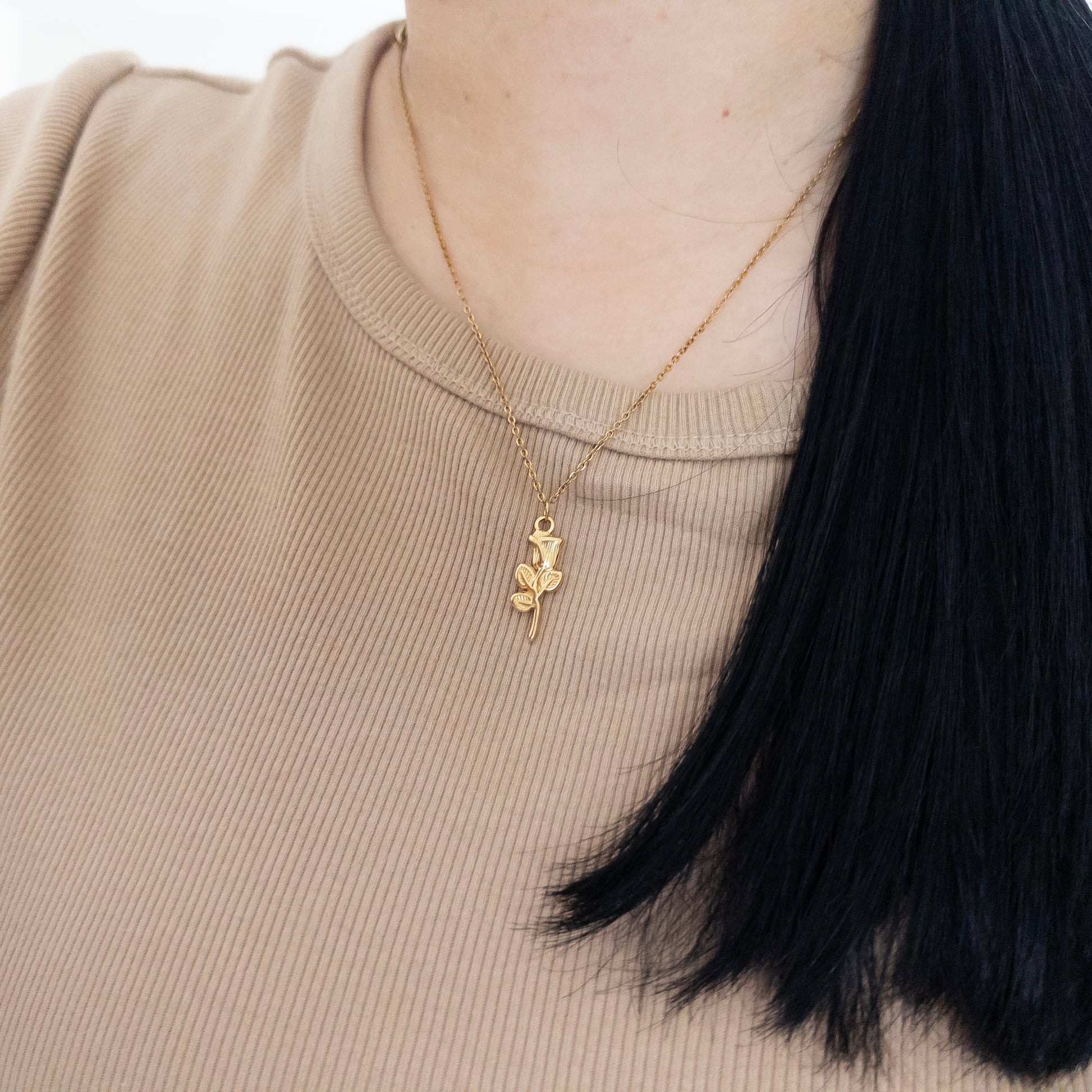 ROSA NECKLACE