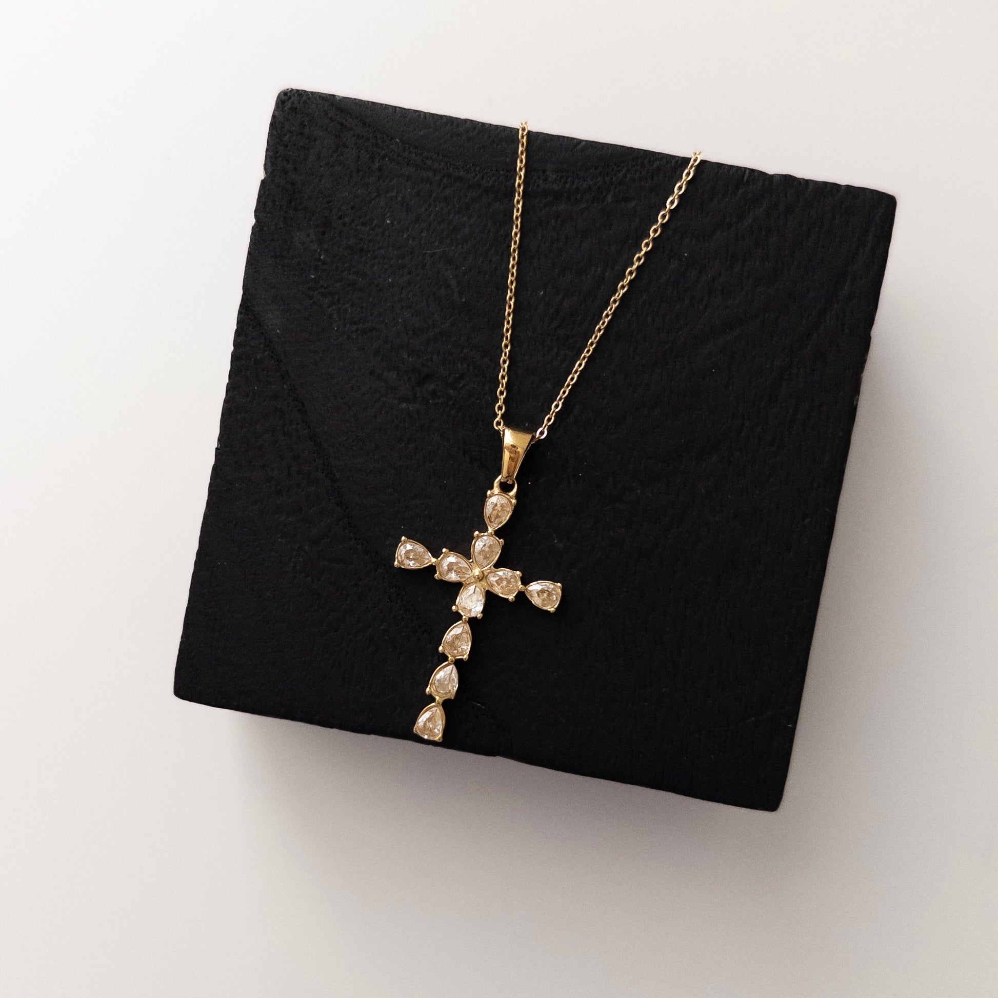 CADENA DE CRUZ
